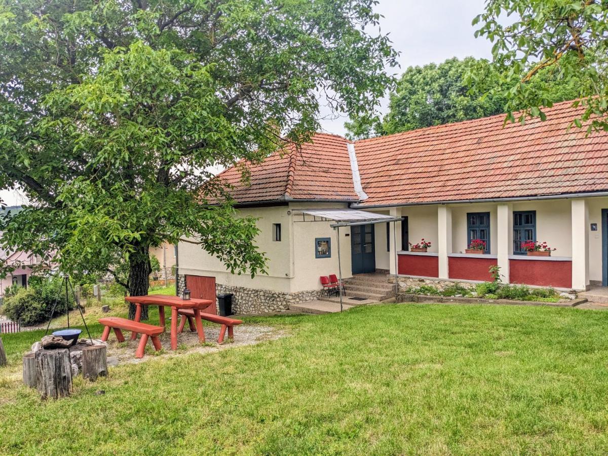 Guest House Magyar Route 66 Szilvasvarad Ruang foto